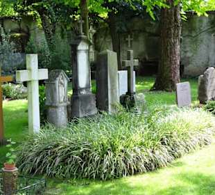 Rundgang über den Evangelischen Friedhof