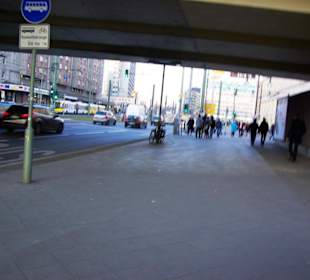 Am Alex Bahnhof rechts