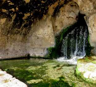 Nymphaion - Quelle oberhalb des griech. Theaters