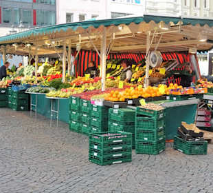 Rundgang über den Bonner Wochenmarkt Rathausplatz