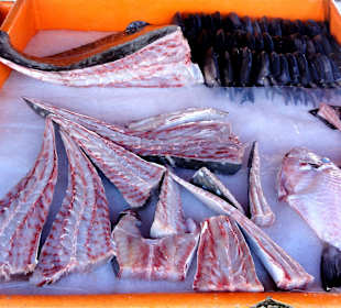 Gang über den Marché de la Darse