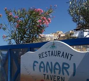 Inselhauptstadt Fira