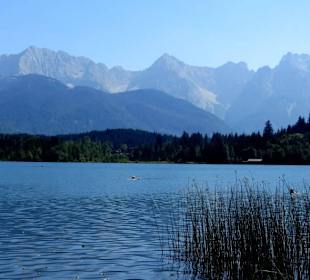 Der See und das Karwendelgebirge