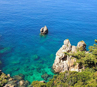 Zauberhaftes Korfu. Neben Kloster von Paleokastriza