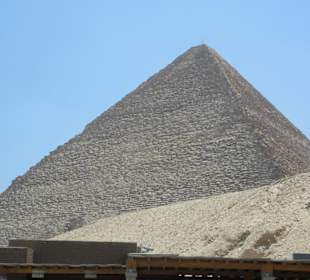 Pyramide in der Wüste