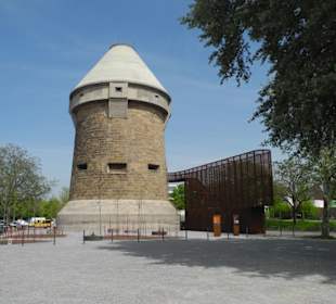 Ehemaliger Bunkerturm WK II. jetzt renoviert
