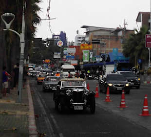 Schöne Oldtimer bei der Parade