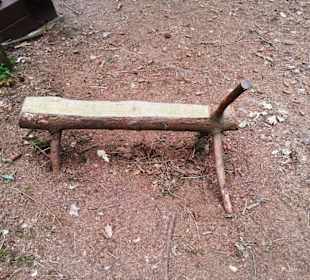 Sitzmöglichkeit mit der Kettensäge