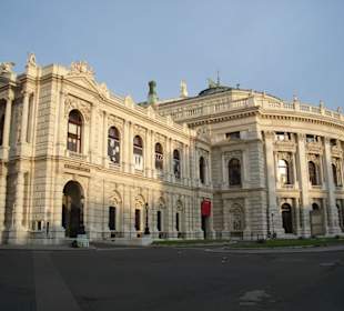 Burgtheater in der Abendsonne