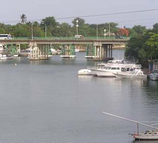 Blick nach rechts vom Ital.Restaurant