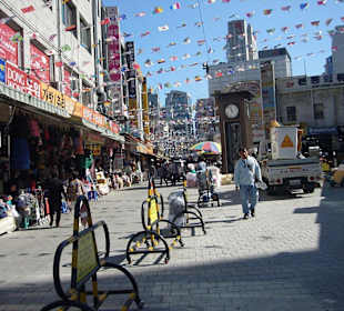 Einkaufsmarkt in koreanischer Tradition