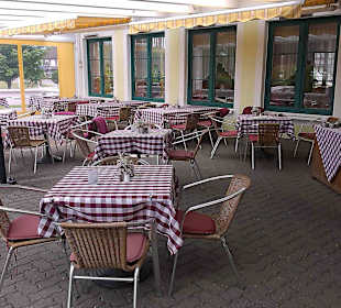 Überdachte und beheizte Terrasse