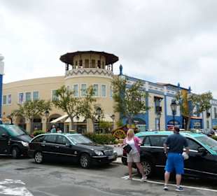 Mit dem Taxi natürlich auch