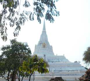 Wat Phu Khao Thong