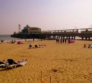 Der schöne Sandstrand 