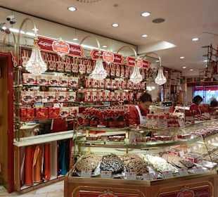 Cafe Reber -  Verkaufsraum - 
