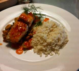 Haupgang: Schwertfischfilet mit Reis 
