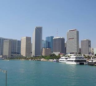 Skyline vom Wasser her
