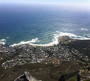Ausblick auf Kapstadt (links Signal Hill)
