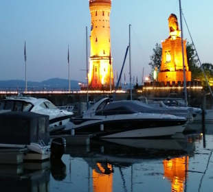 Hafeneinfahrt von Lindau mit Löwe und Leuchtturm