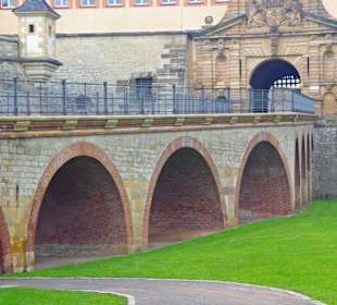 Die Zitadelle Petersberg 