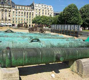 Die Kanonen Innenhof