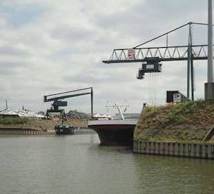 Große Kölner Hafenrundfahrt