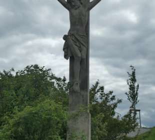 Nordheim: Kreuz vor Panorama-Aussichtsplattform