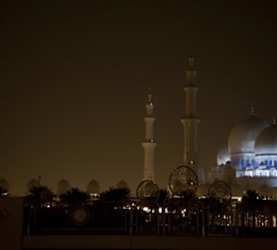 Moschee um Mitternacht