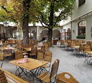 Impressionen aus dem Biergarten des Sternbräu