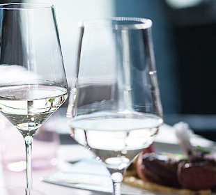 Prost! Cincin! Zum Wohl! Salud!