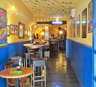 Blick in den Gastraum der Vagabondo Bar