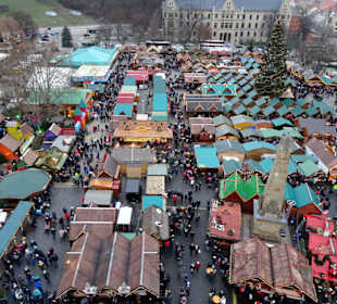 Der Weihnachtsmarkt Erfurt aus der Höhe gesehen