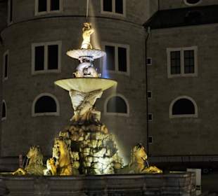 Der Residenzbrunnen bei Nacht