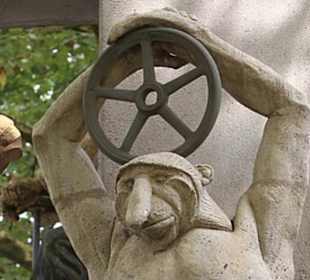 Laubebrunnen Peter Lenk