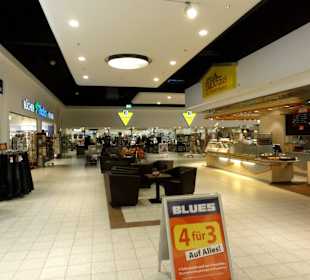 Rundgang durch das Einkaufszentrum Hansa-Carré