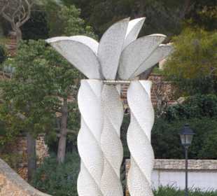 Skulptur im Kreisel Porto Petro