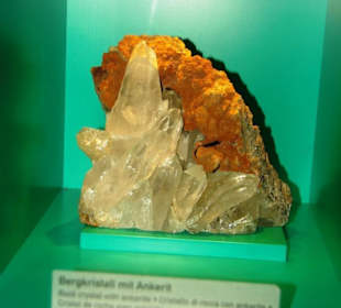 Bergkristall mit Ankerit