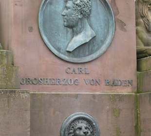 Die Verfassungssäule auf dem Rondellplatz