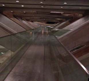 Nowoczesna architektura dworca Oriente 