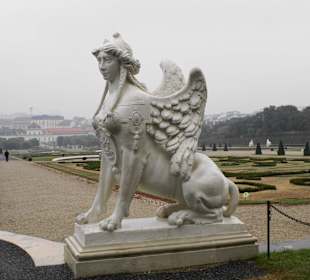 Skulptur am oberen Schloss