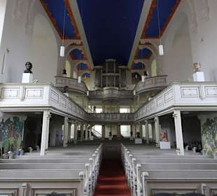 Blick in das Kirchenschiff