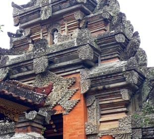 Puri Saren Agung