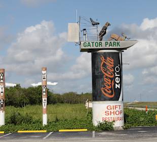 Einfahrt zum Gator Park