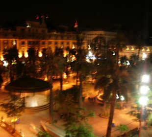 Пласа де Армас ночью.