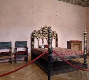 Ein Raum on der Engelsburg mit Bett vom Papst