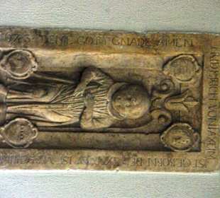 In der Kirche an der Wand