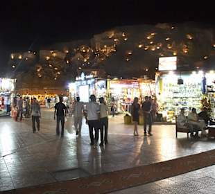 viele Lichter im Berg...