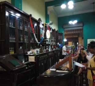 Bar an der "Flaniermeile" Calle Obispo