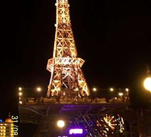 Eifelturm am Goldstrand mit Cocktailbar